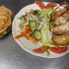 Tjap Tjoy met pisang goreng en pangsit goreng (什炸蕉吞)