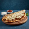Lahmacun döner met gesmolten kaas