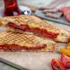 Tosti met kaas en sucuk