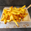 Grote friet mayonaise pindasaus