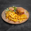 Plate hamburger bacon en cheese
