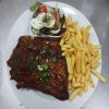Spareribs (groot) met patat en salade