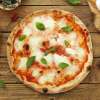 125. Pizza mozzarella