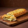 Stokbrood met kruidenboter en kaas
